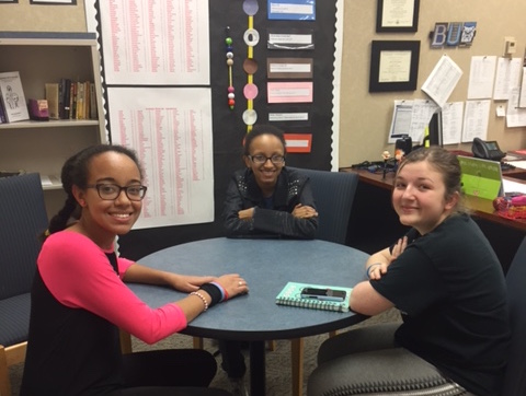 Stuttering Awareness Clubmeets to discuss the May Awareness Week at school on April 13 with students Kaila Claxton, Mackenzie Cabico, and Victoria Schuck. Photo by Carolina Puga Mendoza. 