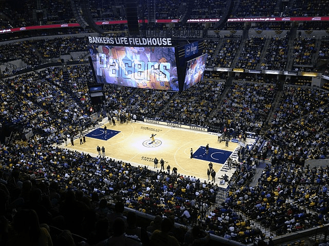 Fans+pack+into+the+then-named+Bankers+Life+Fieldhouse+to+watch+the+Indiana+Pacers.+This+year%2C+fans+will+walk+into+the+newly+revamped+Gainbridge+Fieldhouse+to+watch+a+young+squad+with+many+new+faces.