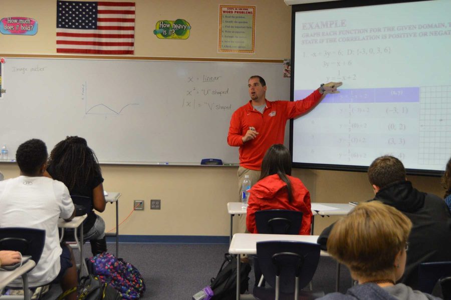 Math+teacher+Benjamin+Wyss+teaches+his+Algebra+1+class.