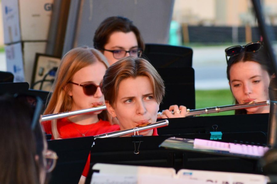Wind Symphony flute, sophomore Kloe Gucinski, playing the piece “Star Wars: The Force Awakens.” “[While playing the flute] every band director, instructor in my life has helped me grow throughout the year,” Gucins